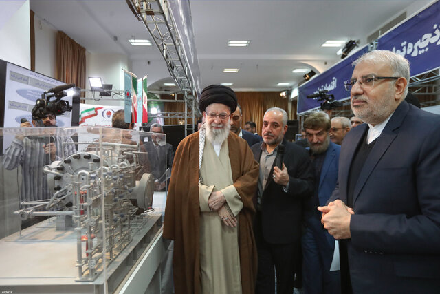 دوردوم بازدید رهبر انقلاب از نمایشگاه توانمندی‌های تولید داخلی