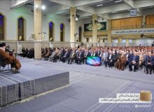 دیدار جمعی از تولیدکنندگان و فعالان اقتصادی با رهبر انقلاب