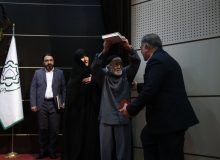 شهردار قم با استقبال خانواده شهدا، کار خود را آغاز کرد
