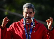 «مادورو» در واکنش به استقرار نظامی آمریکا در کارائیب: «با تهدید، ما قوی‌تر شده‌ایم»