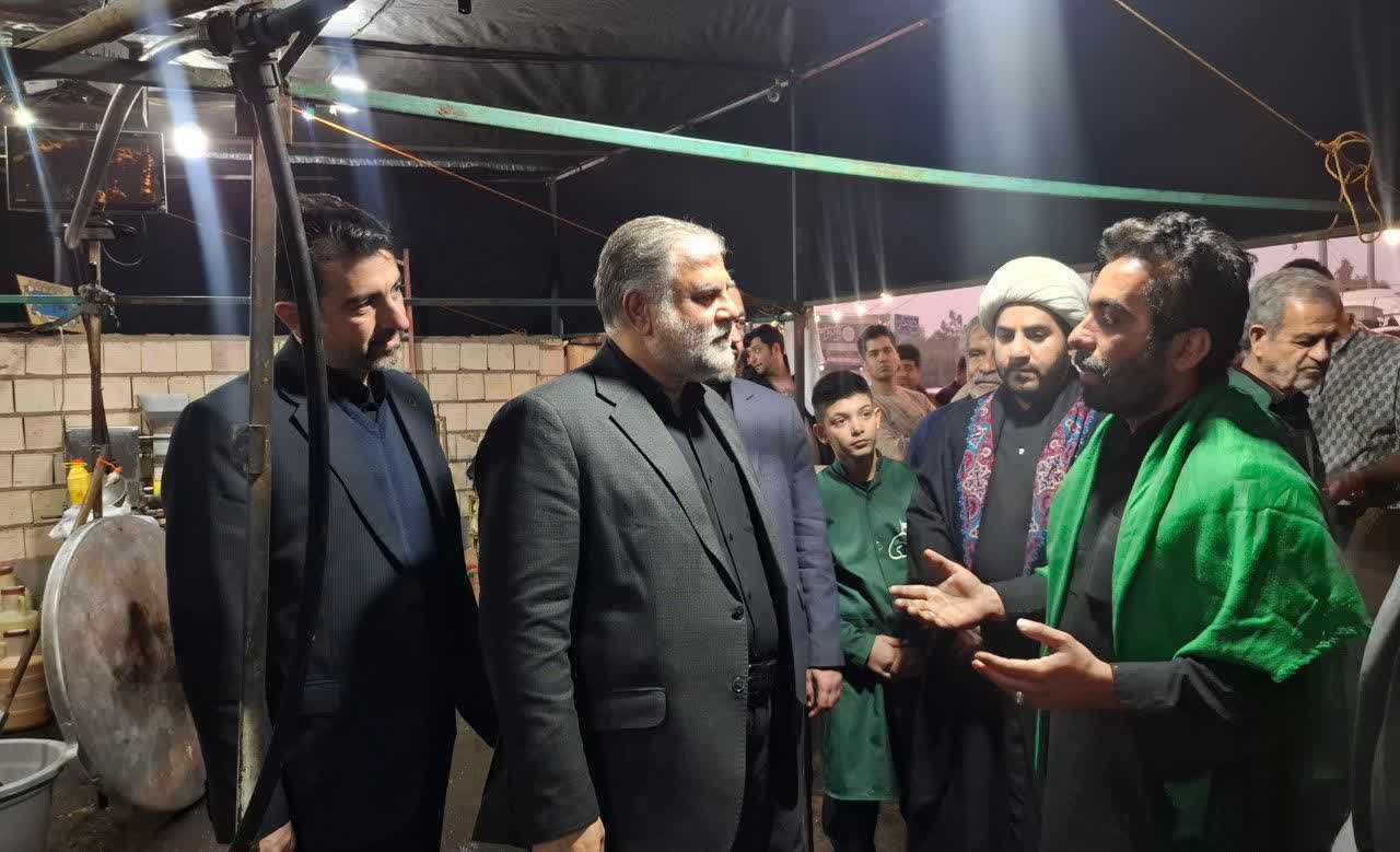 بازدید دکتر عظیمی شهردار کلانشهر قم از ایستگاه صلواتی مستقر در ورودی عوارضی آزادراه قم – تهران