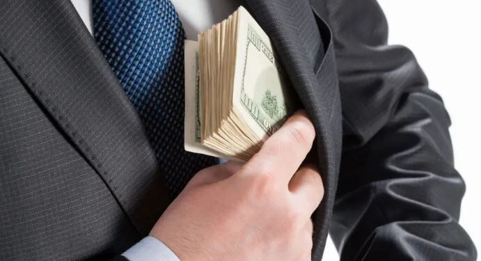 ویدیویی لو رفته از آرش اشتری؛ اختلاسگر میلیون دلاری!