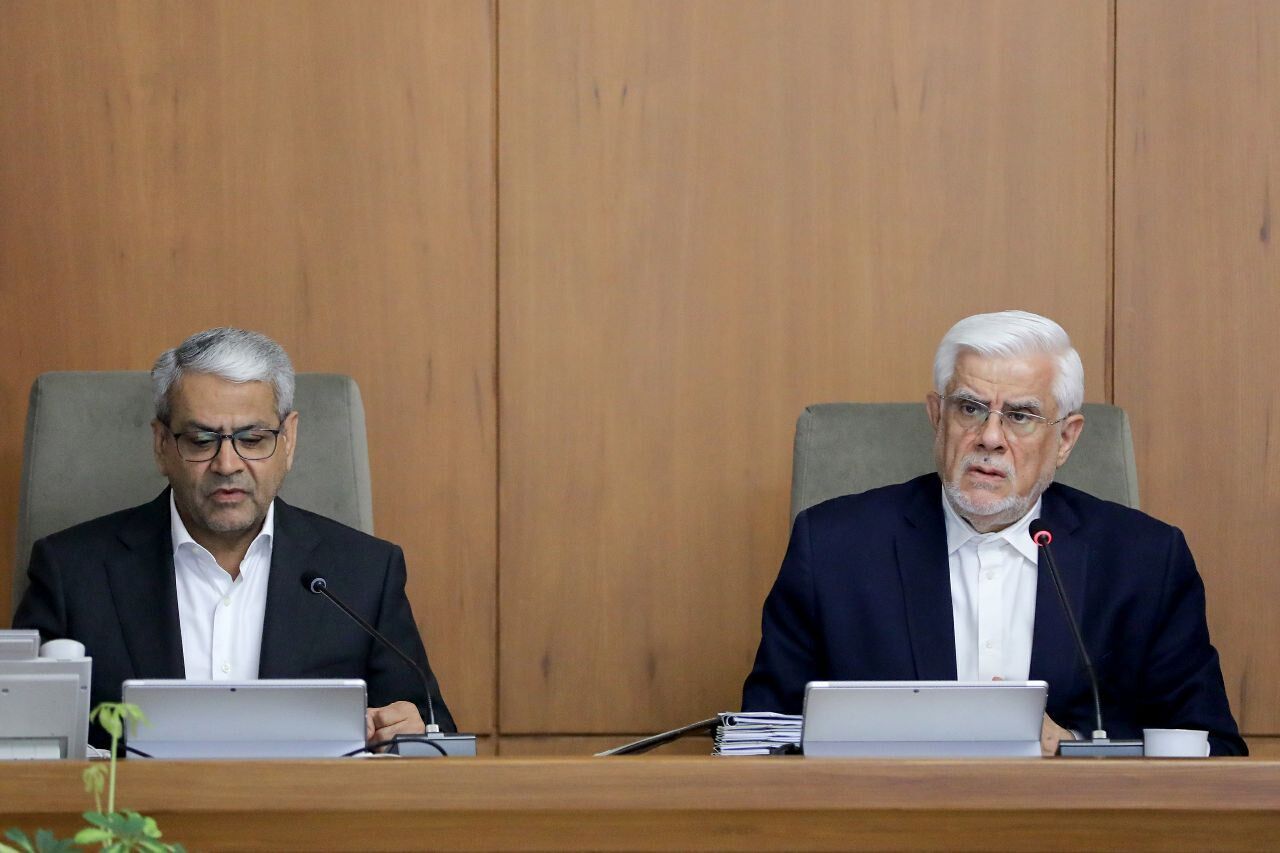 عارف: دولت جبران خسارات بندر و آسیب‌دیدگان را در اولویت قرار داده است