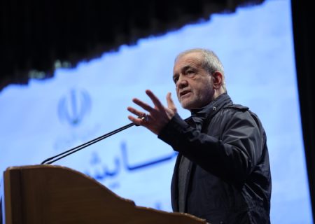 پزشکیان‌: فرصت‌های جدید برای سرمایه‌گذاران در حال شکل گیری است